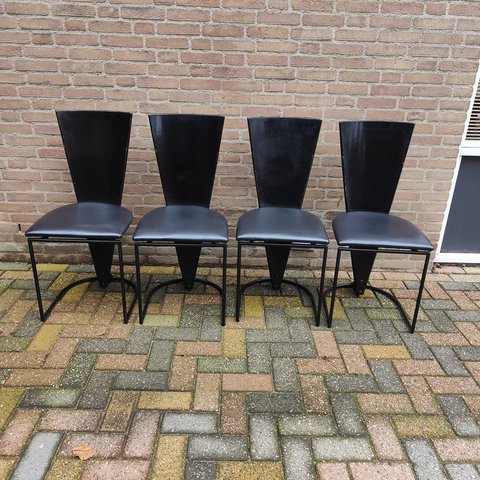 Memphis Harvink dining area and 4 Harvink chairs