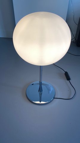 Floss glo-ball table lamp