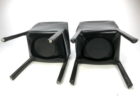 Twee stuks Cab Chairs, type 413 design Mario Bellini voor Cassina in zwart leer