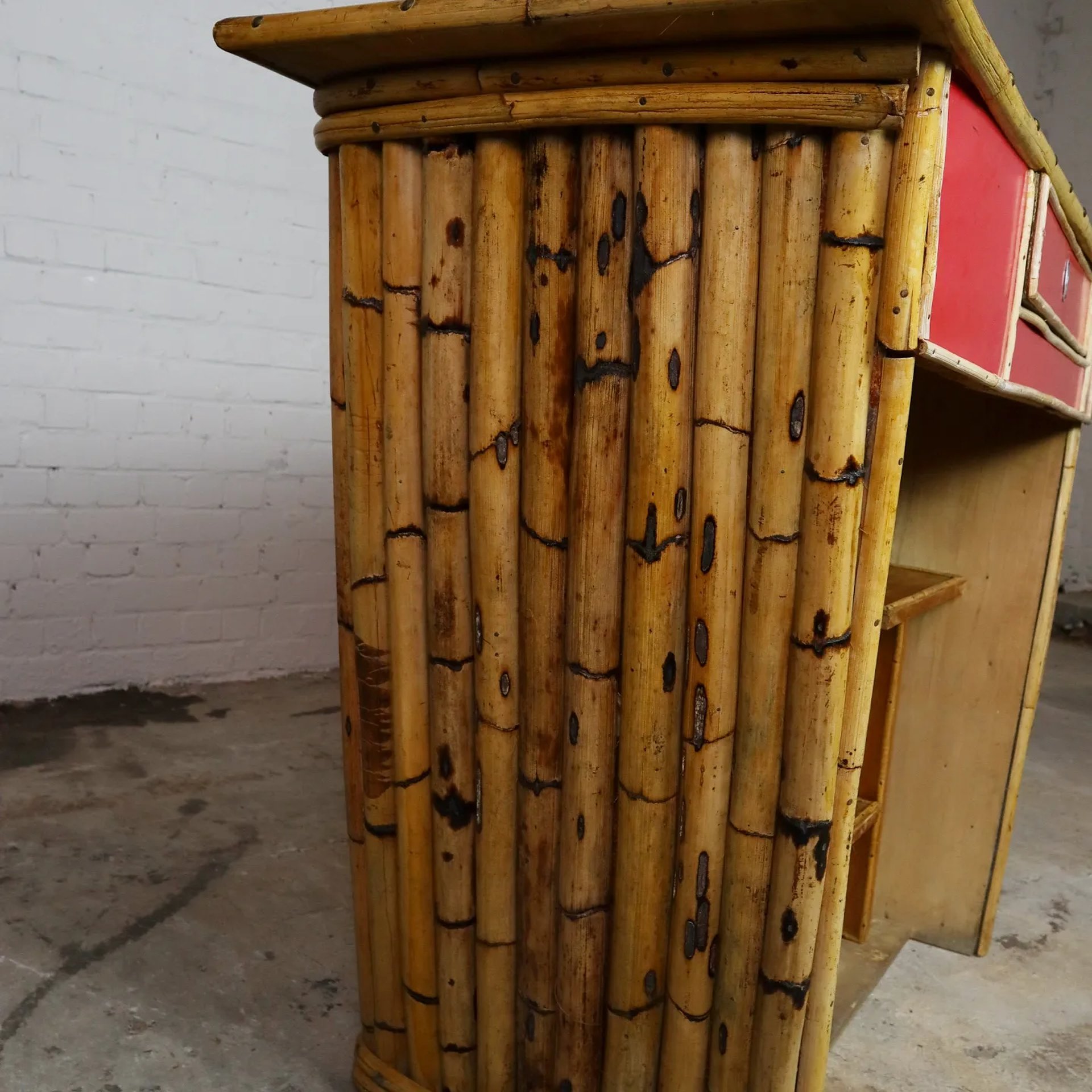 Observatorium Ieder Ontdekking Vintage bamboe bar / Tiki bar | € 365 | Whoppah