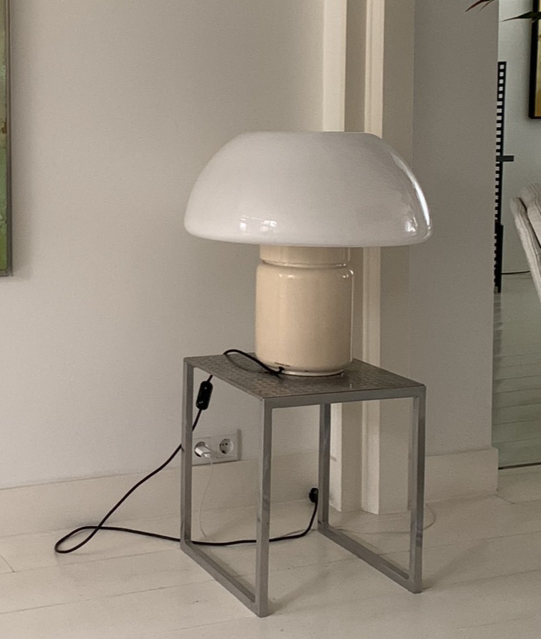 Image 5 of Elio mushroom lamp white.