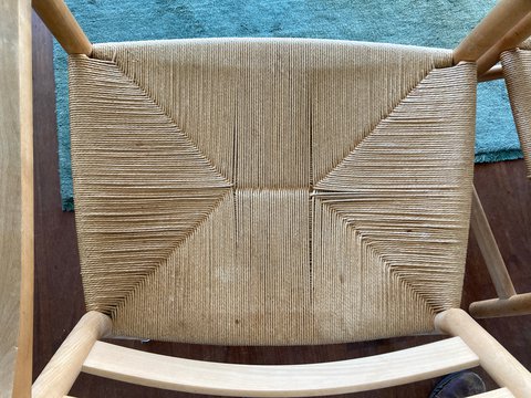 2x Carl Hansen by Hans Wegner papercord fauteuil