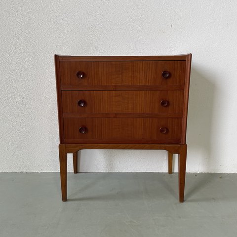 Chest of drawers in teak and oak