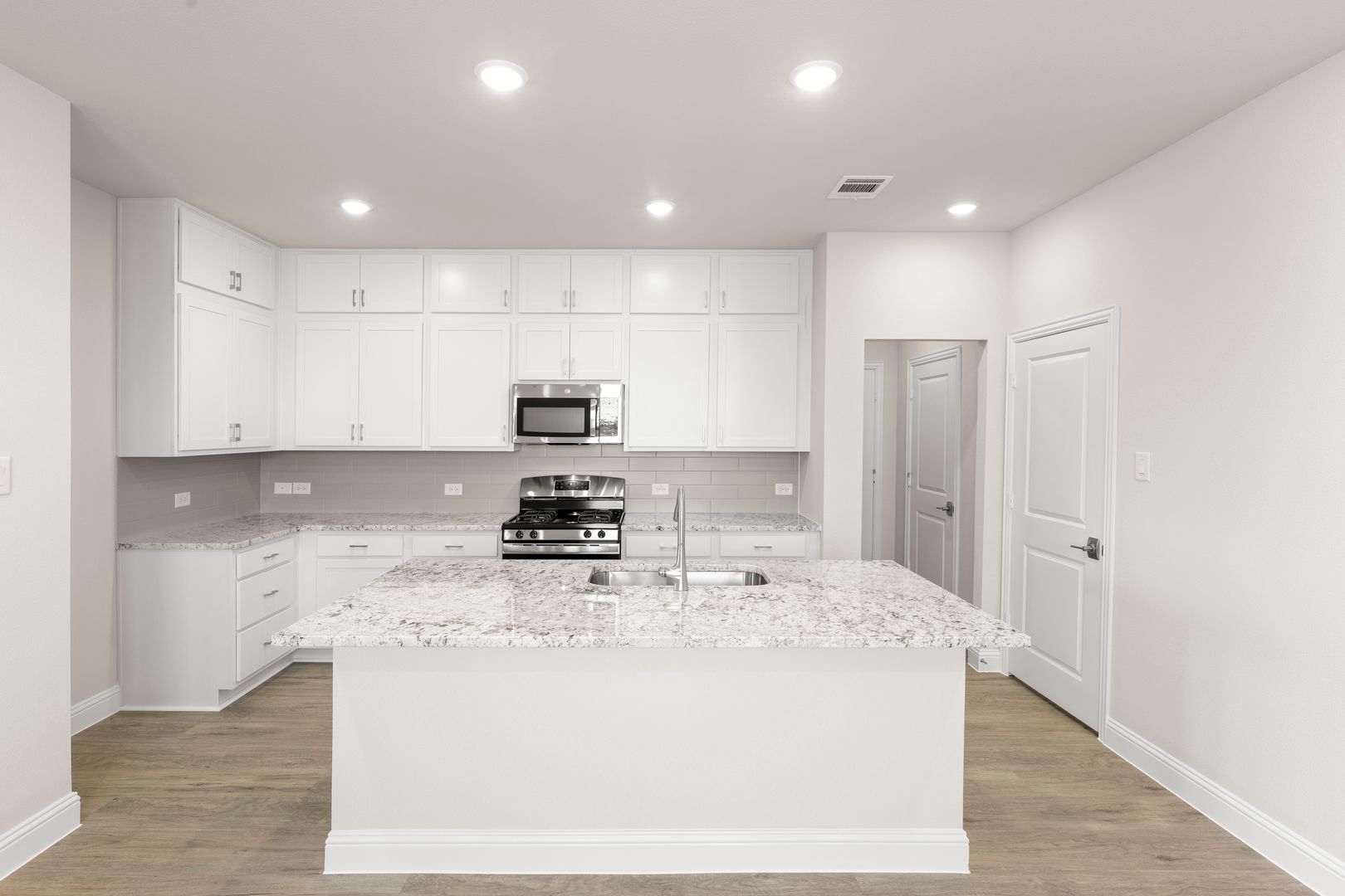 The Bandera at 2315 Aspen Chase Dr, Royse City, Texas: photo 3