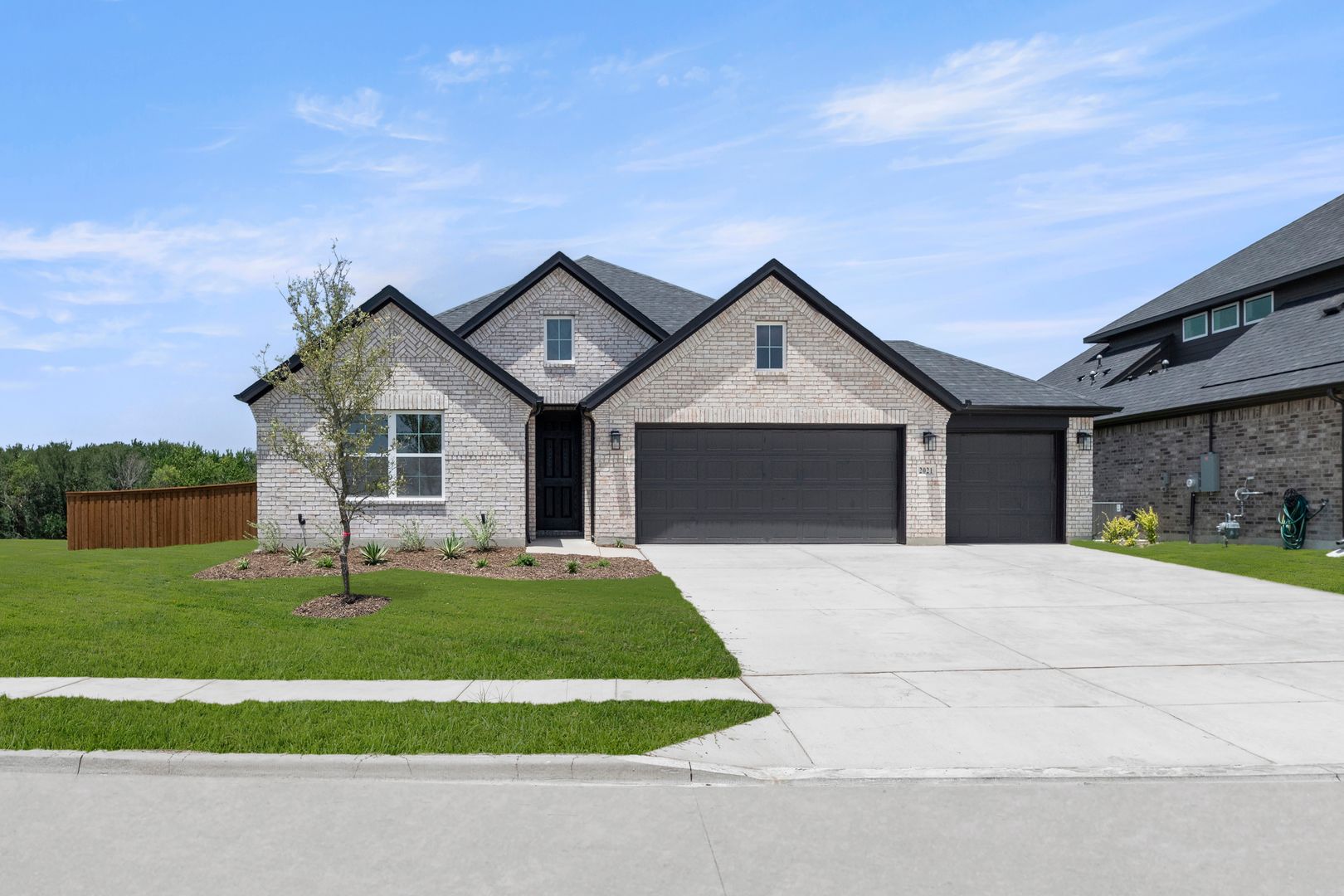 The Lakeway at 2021 Leighton Top Dr, Royse City, Texas: photo 1