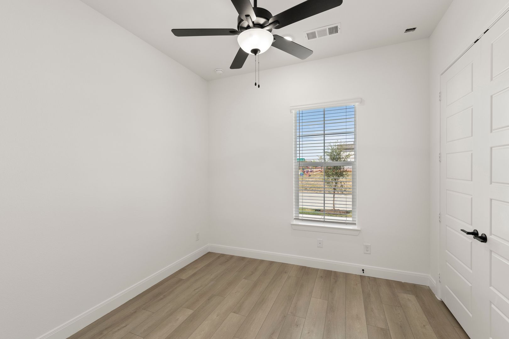 The El Paso II at 5416 Sundareson, Aubrey, Texas: photo 3