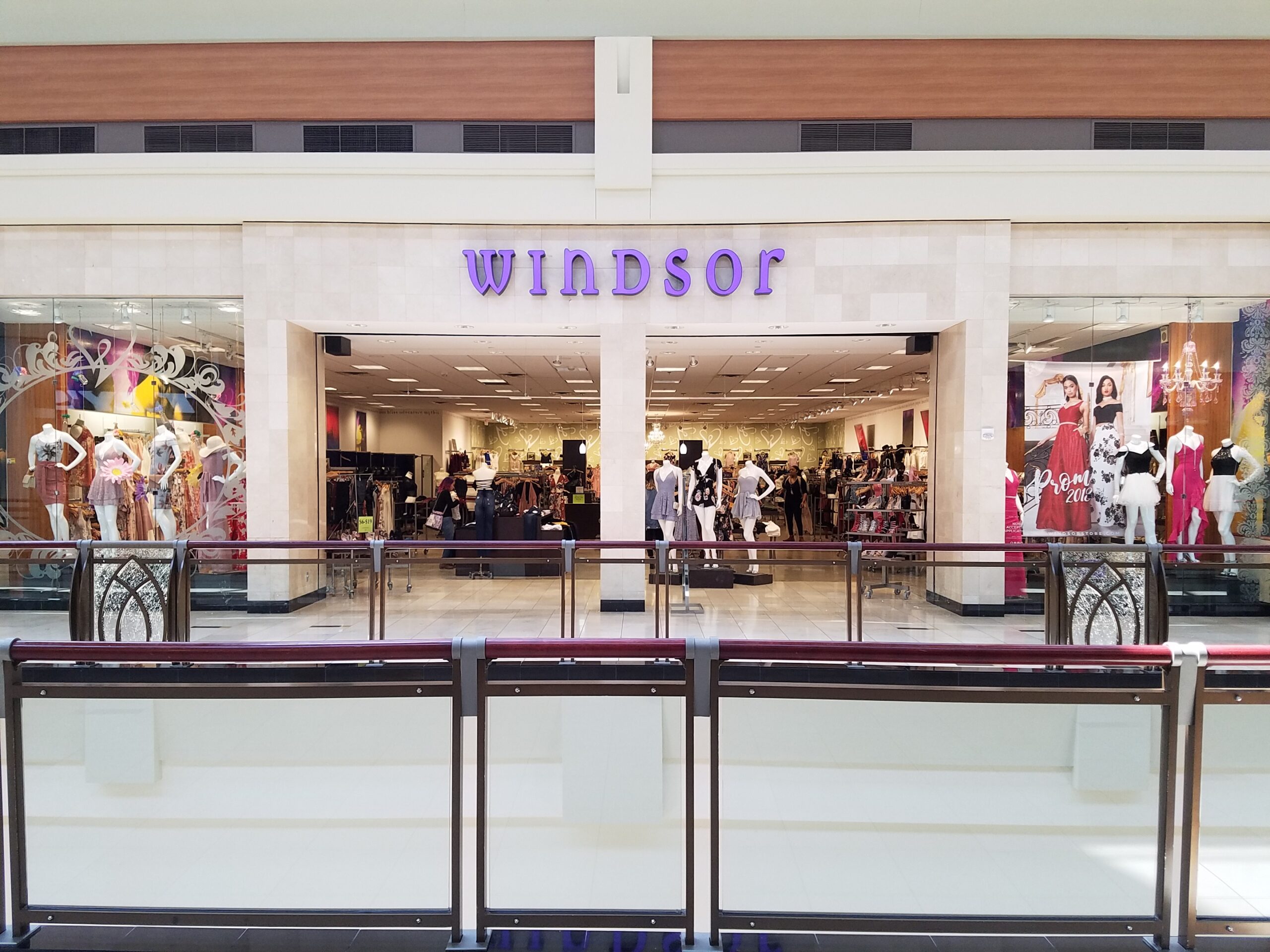 prom dresses in penn square mall