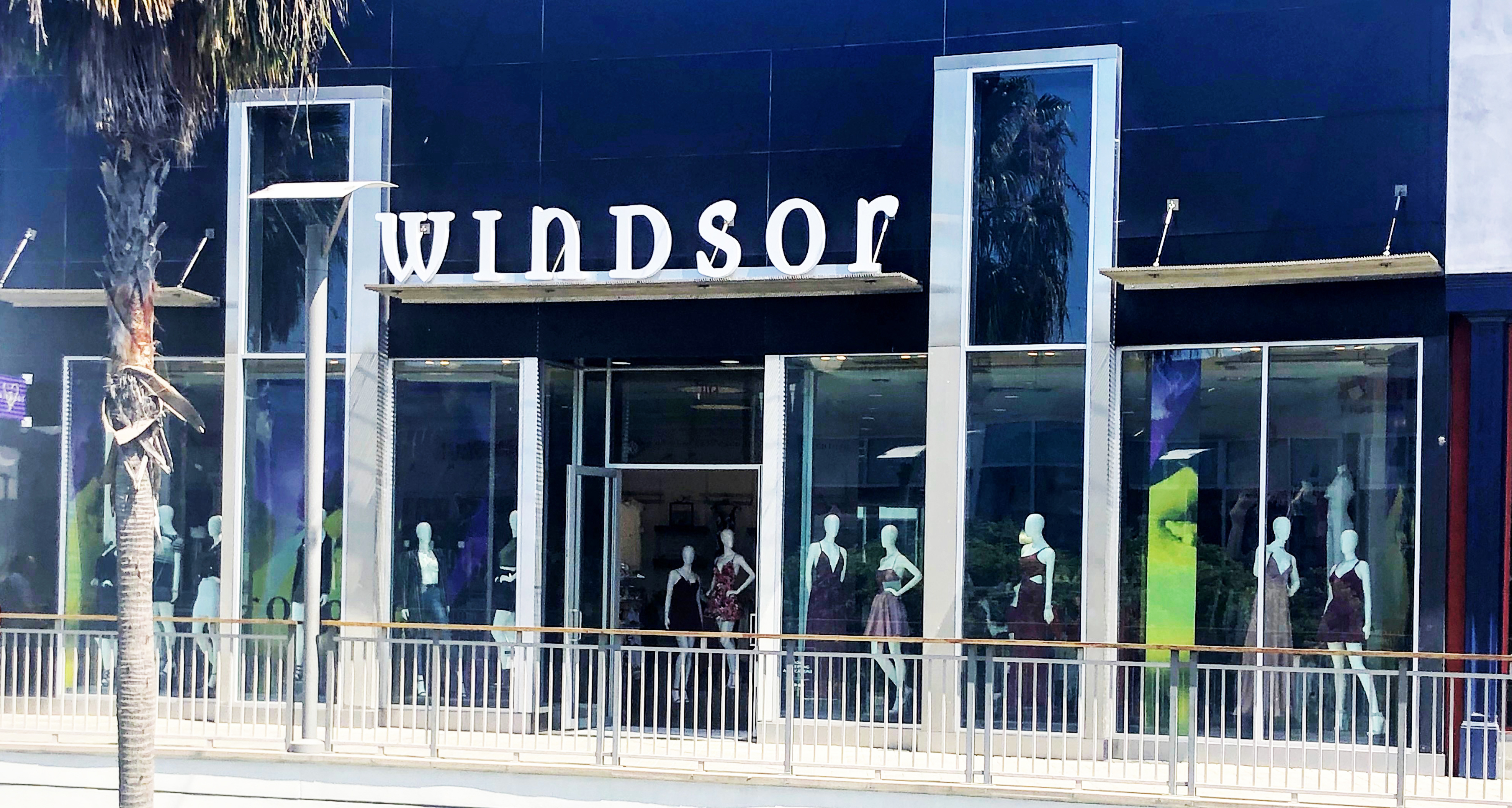 Torrance Del Amo Fashion Center - Windsor