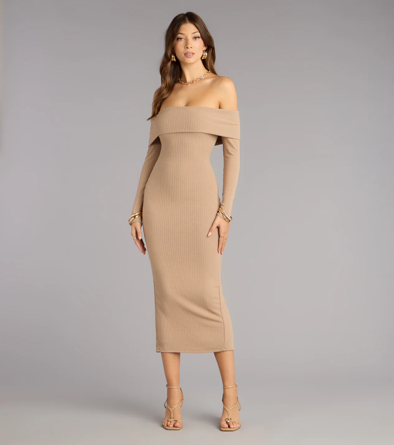 21 Stylish Winter Graduation Dresses and Jumpsuits | Windsor