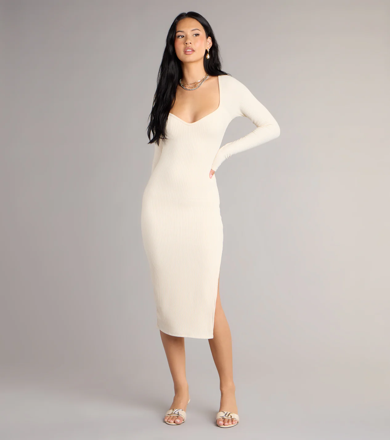 21 Stylish Winter Graduation Dresses and Jumpsuits | Windsor