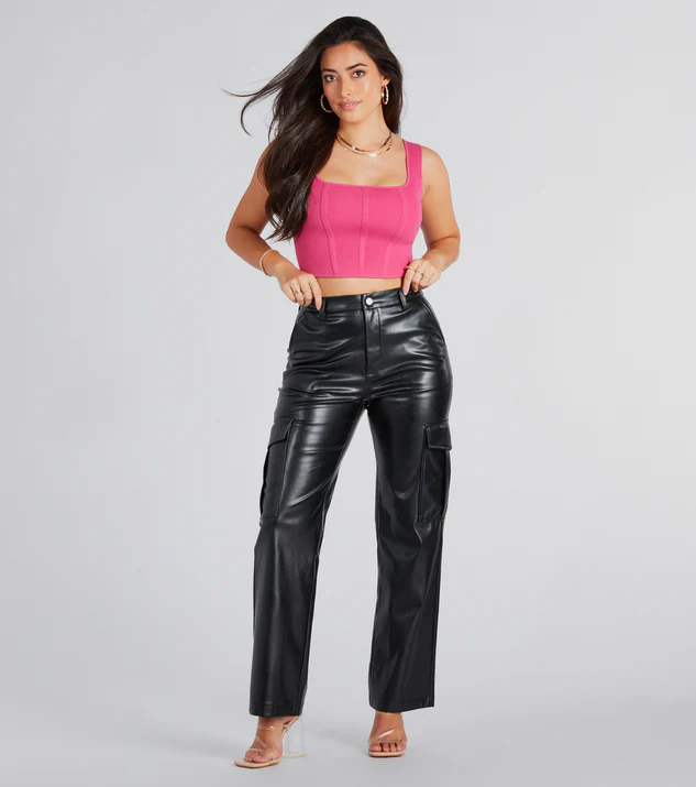 Black Cropped Top with Black Leather Leggings Summer Outfits In Their 20s  (2 ideas & outfits)