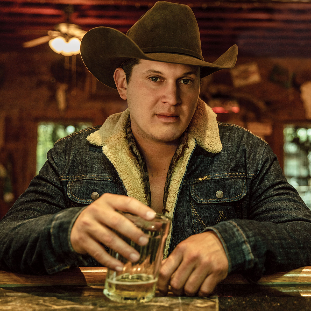 Headshot of Jon Pardi