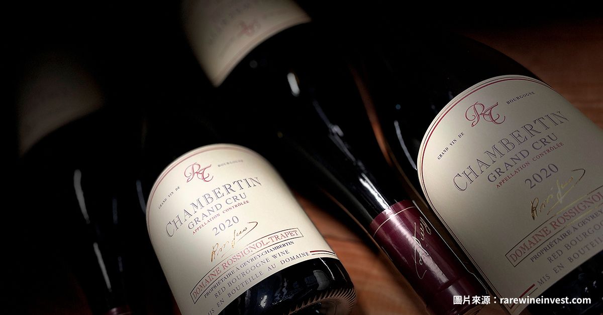 Rossignol-Trapet 香貝丹特級園（Chambertin Grand Cru）酒款瓶身近照，展現酒莊旗艦與勃根地頂級紅酒風采