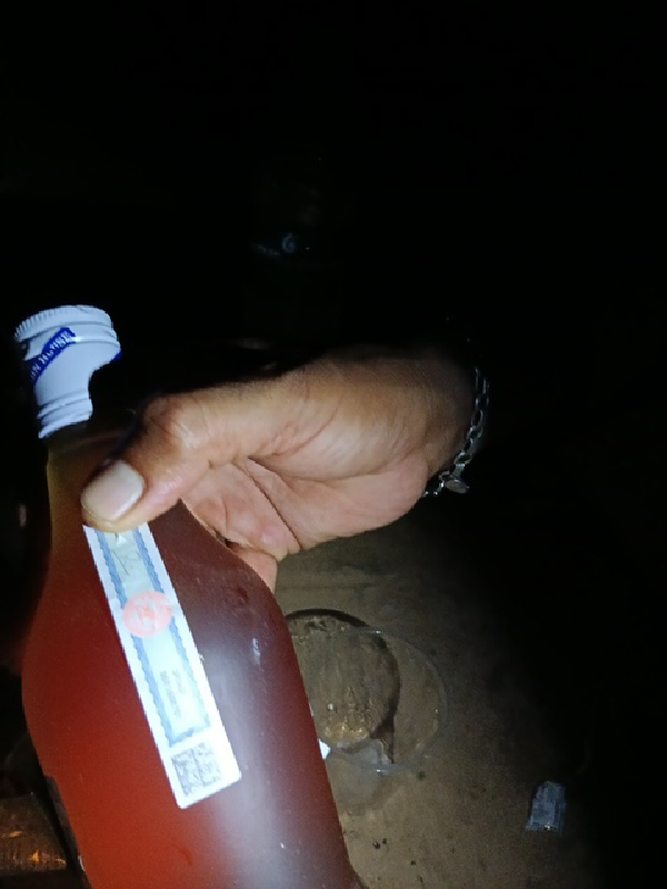 Wine identification not possible due to poor image quality - Image 1