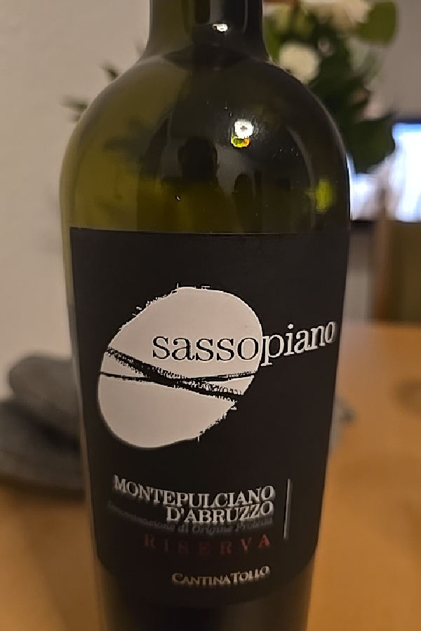 Sassopiano Montepulciano d'Abruzzo Riserva - Image 1