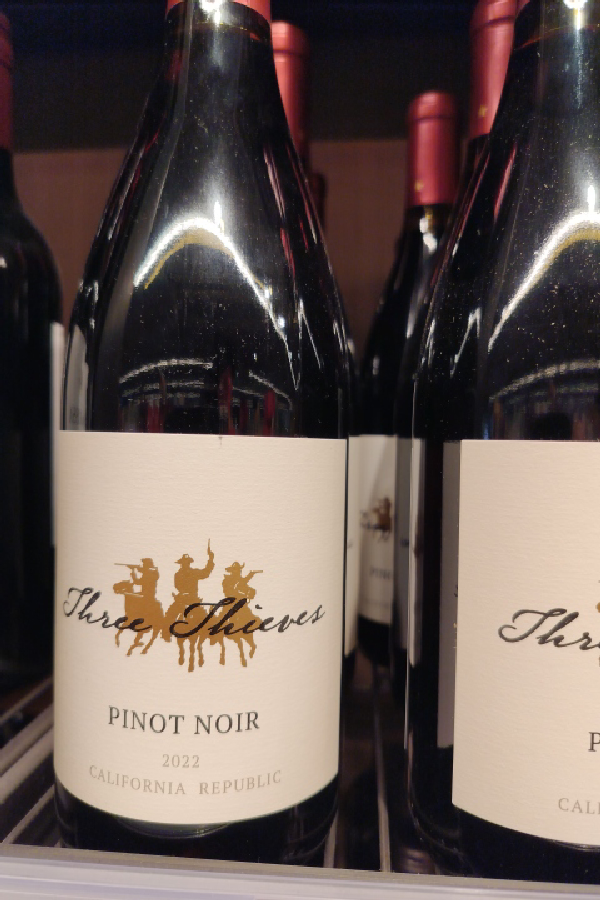 Pinot Noir - Image 1