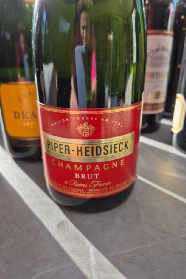 Champagne Brut - Image 1