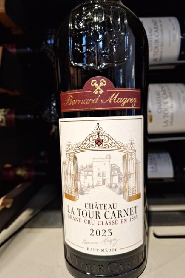 Château La Tour Carnet - Image 1