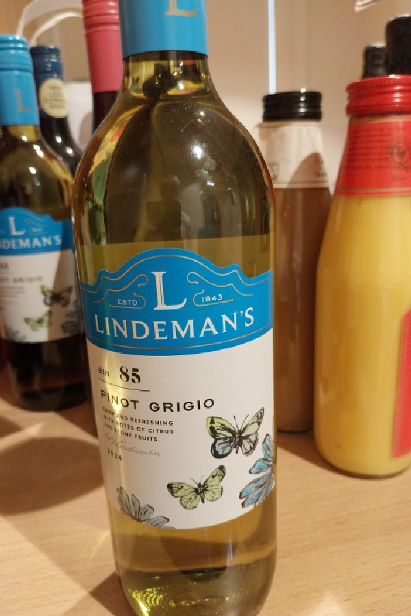 Lindeman's Bin 85 Pinot Grigio - Image 1