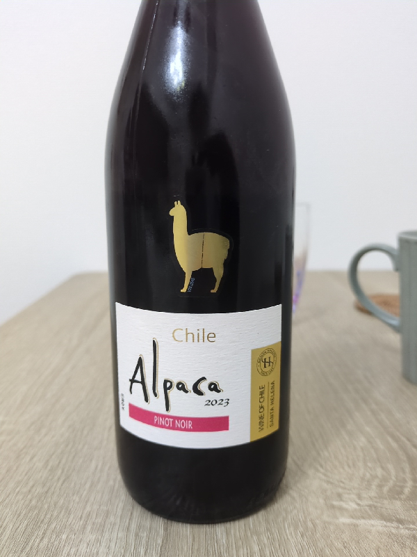 Alpaca Pinot Noir - Image 1