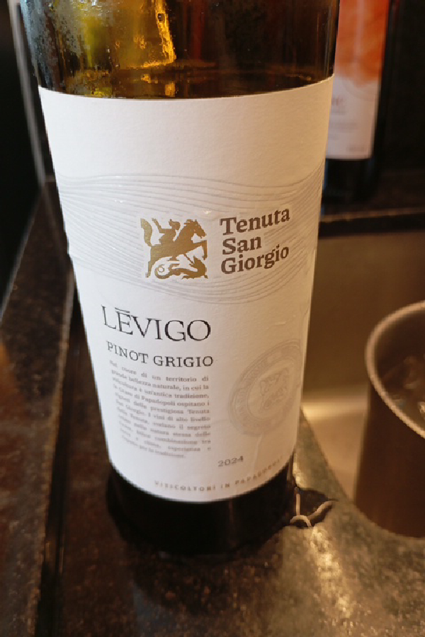 Lēvigo Pinot Grigio - Image 1