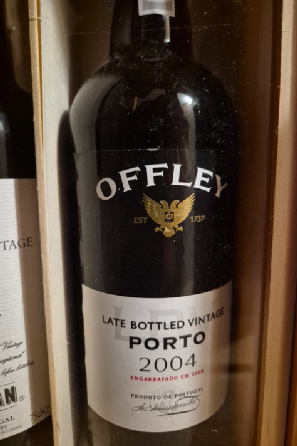 Late Bottled Vintage Porto 2004 - Image 1