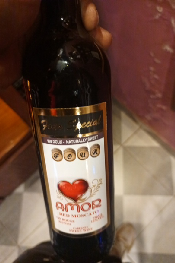 Amor Red Moscato - Image 1