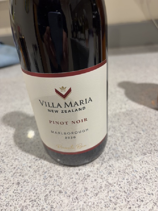 Pinot Noir Private Bin - Image 1