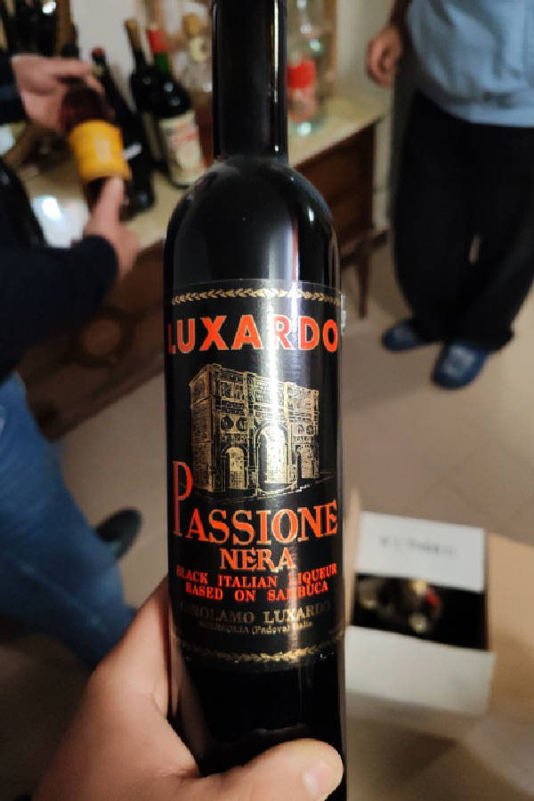 Passione Nera Black Sambuca - Image 1