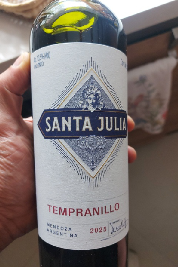 Santa Julia Tempranillo - Image 1