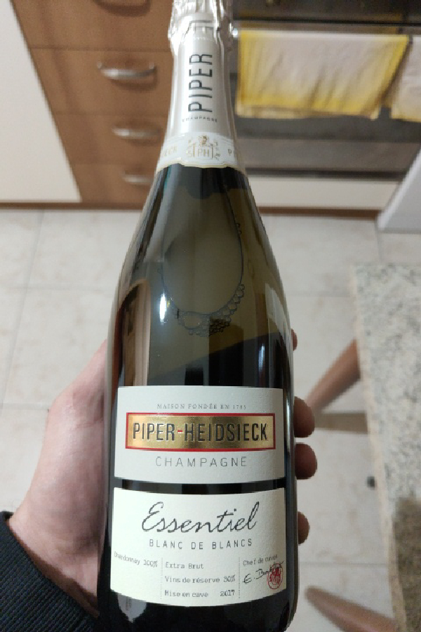 Piper-Heidsieck Essentiel Blanc de Blancs - Image 1