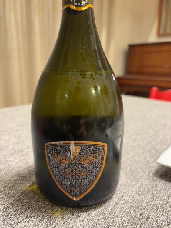 Durello Lessini Vino Spumante Brut - Image 1