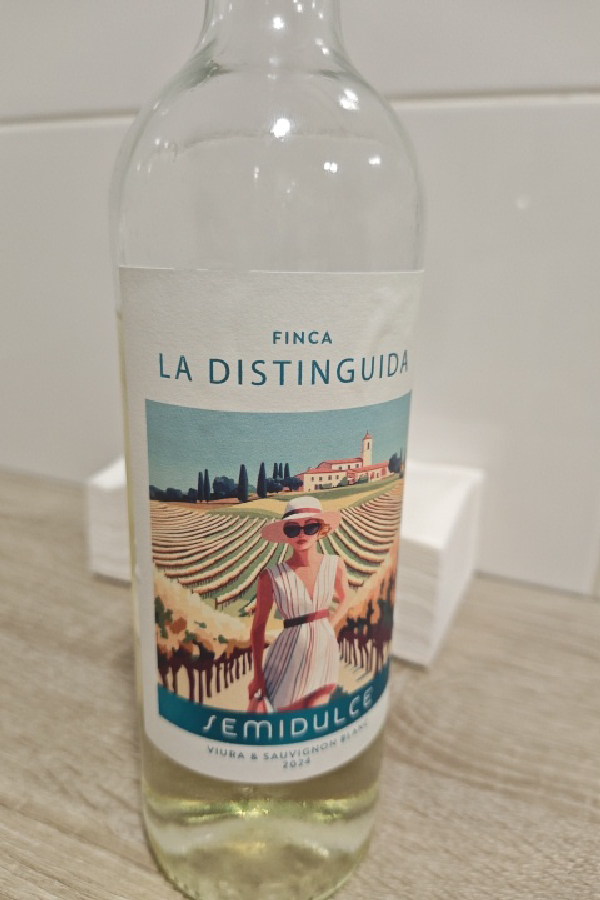 La Distinguida Semidulce - Image 1