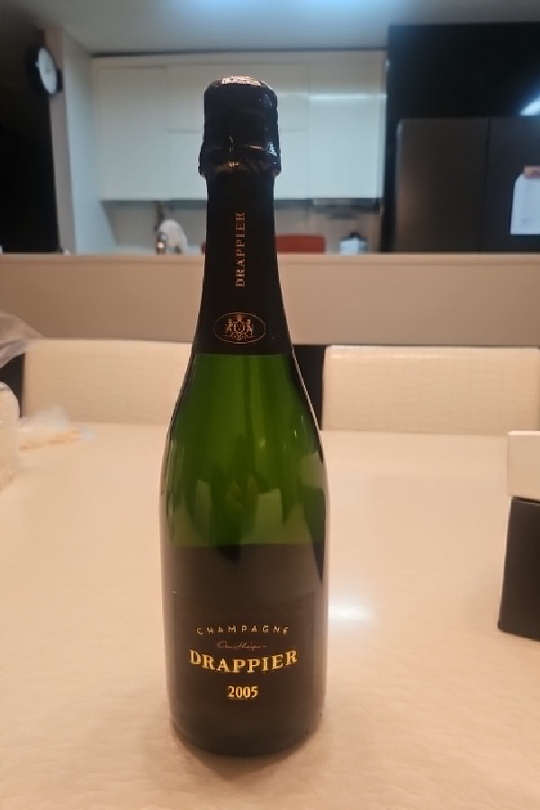 Champagne Drappier Carte d'Or Brut 2005 - Image 1