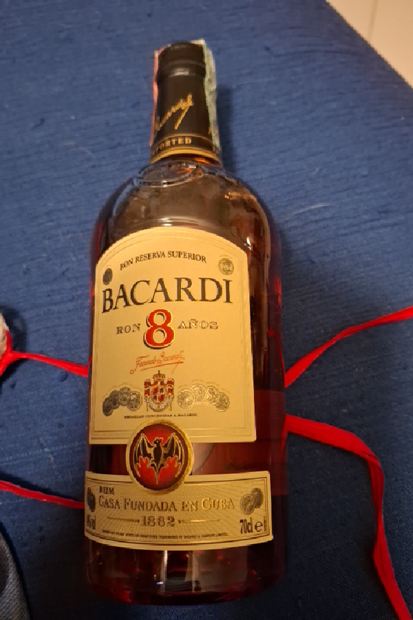 Bacardi 8 Años - Image 1