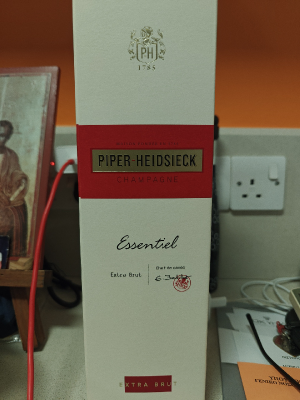Piper-Heidsieck Essentiel Extra Brut - Image 1