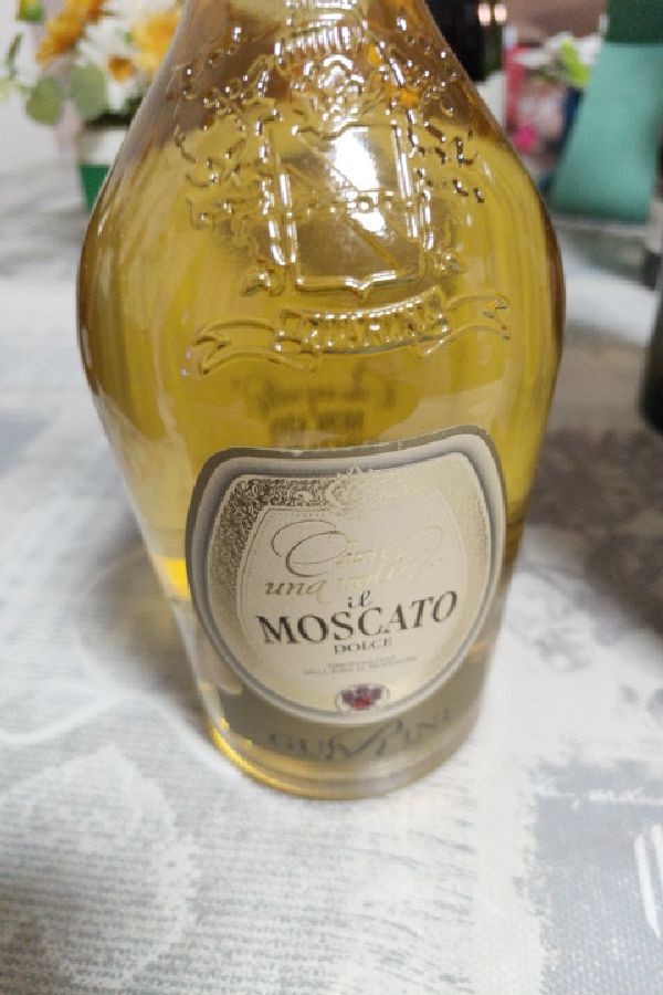 Una Croatina Il Moscato Dolce - Image 1