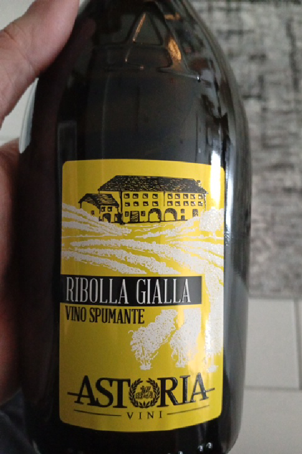 Ribolla Gialla Vino Spumante - Image 1