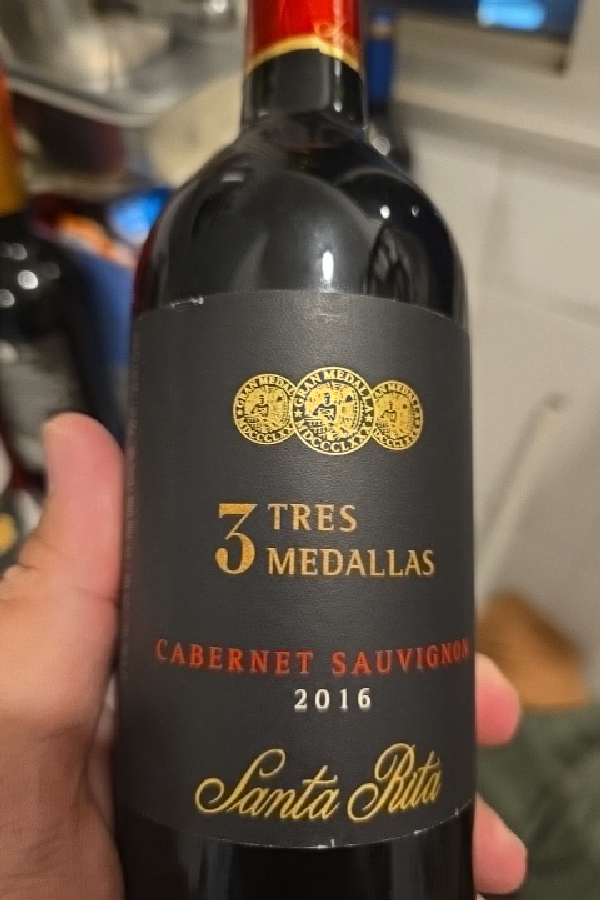 Tres Medallas Cabernet Sauvignon - Image 1