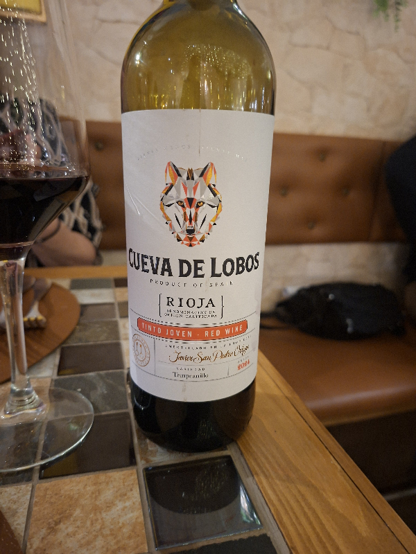 Cueva de Lobos Tinto Joven - Image 1