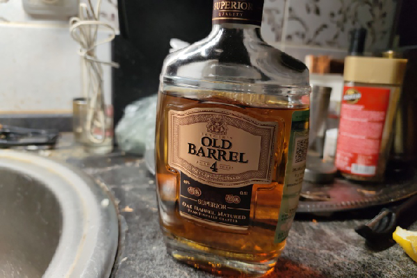 Father's Old Barrel Aged 4 Years - Image 1