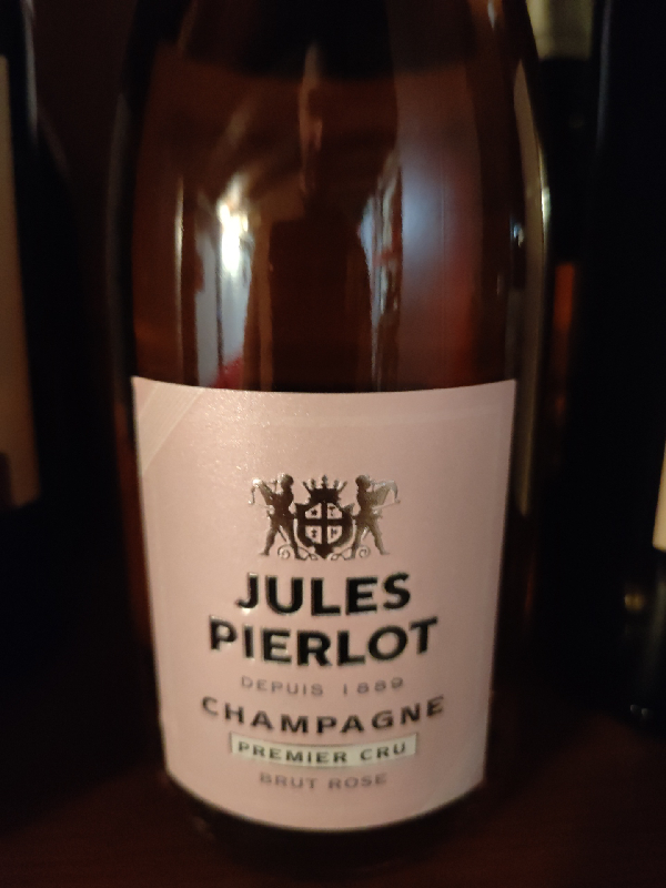 Champagne Premier Cru Brut Rosé - Image 1
