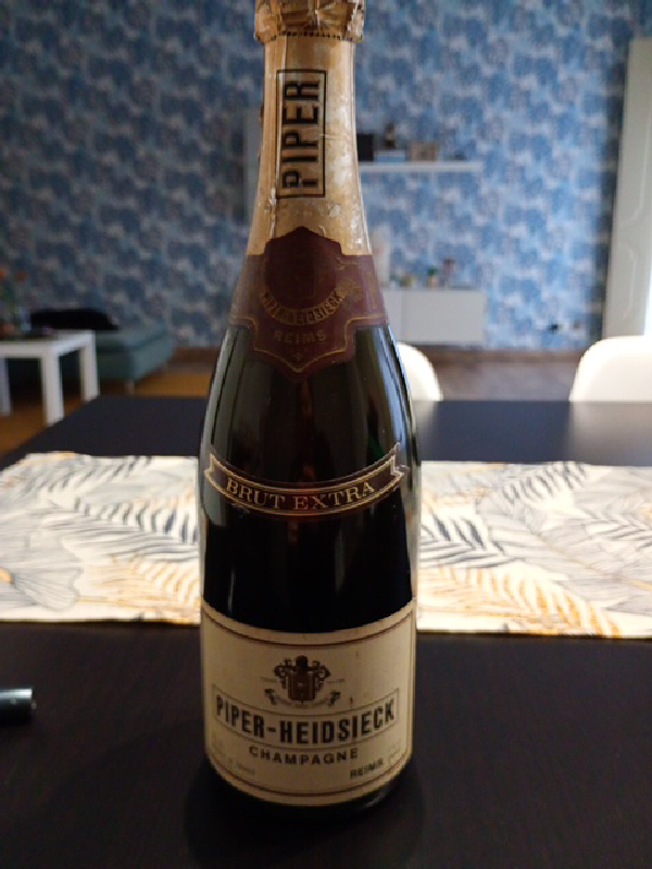 Brut Extra - Image 1