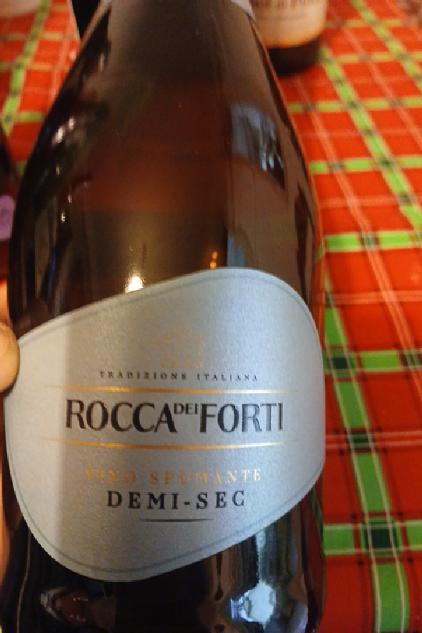 Vino Spumante Demi-Sec - Image 1