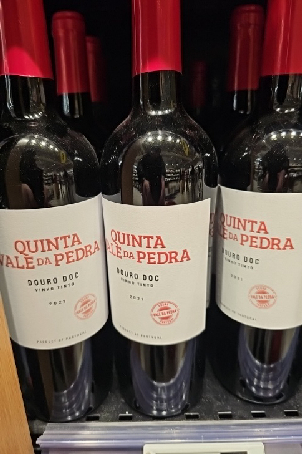 Quinta Vale da Pedra Douro DOC Vinho Tinto - Image 1