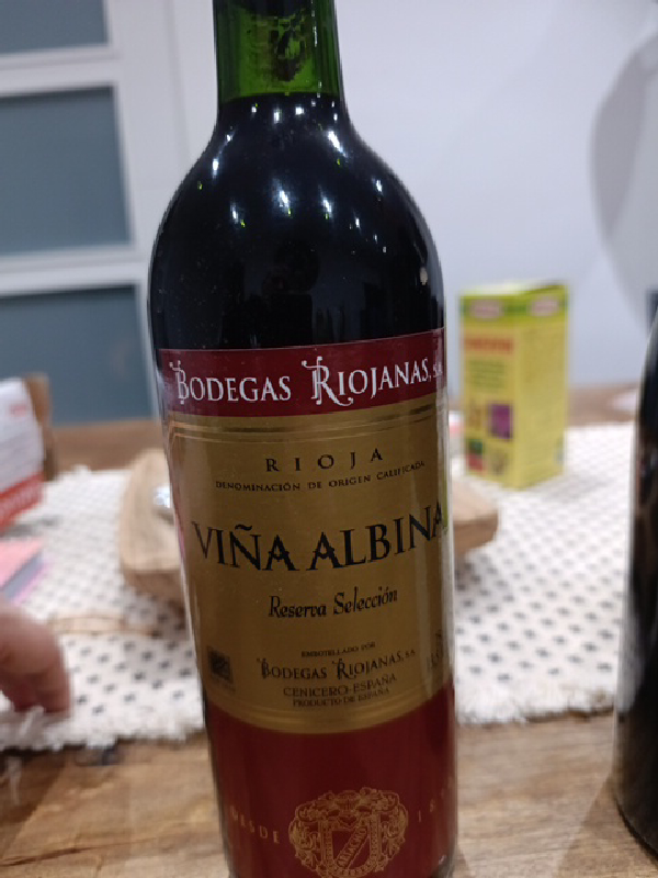 Viña Albina Reserva Selección - Image 1