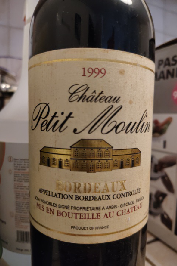 Château Petit Moulin - Image 1