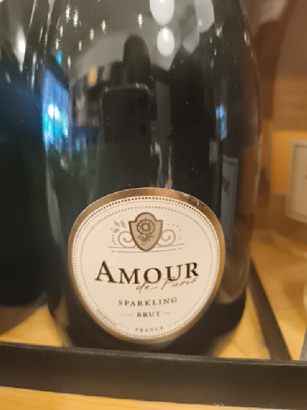 Amour de Paris Brut Sparkling - Image 1