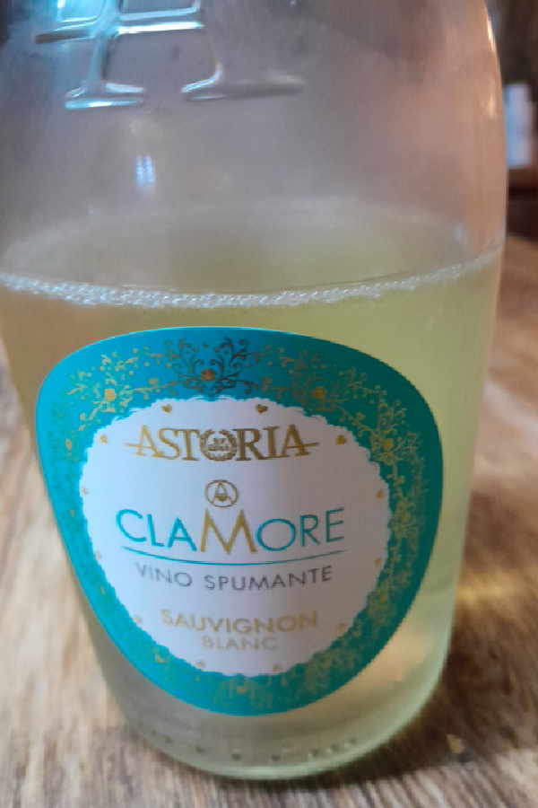 Clamare Sauvignon Blanc Vino Spumante - Image 1