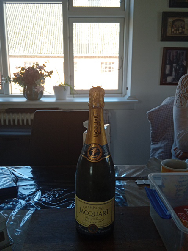 Champagne Jacquart Brut Tradition - Image 1